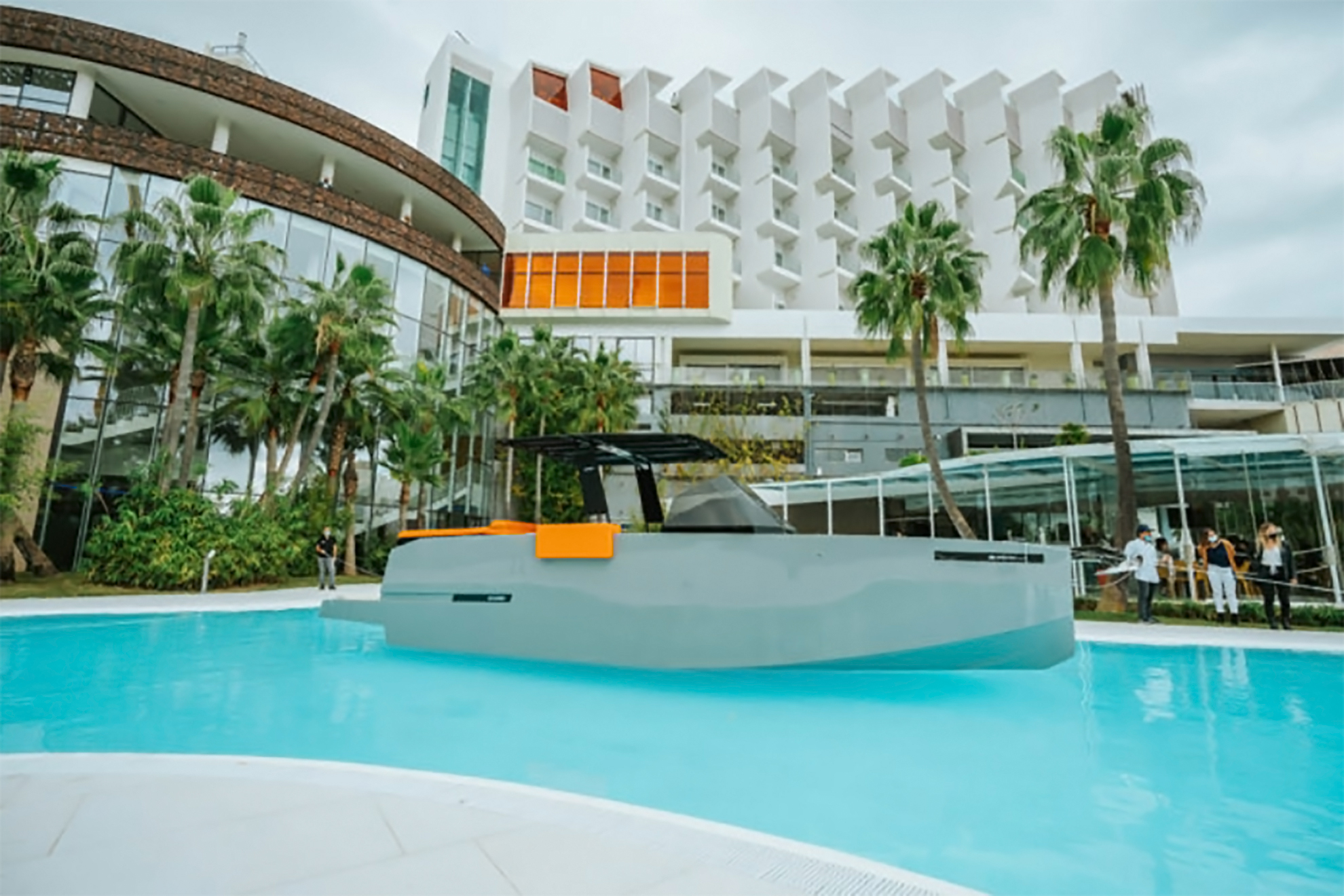 A yacht docks at a hotel swimming pool (+VIDEO)