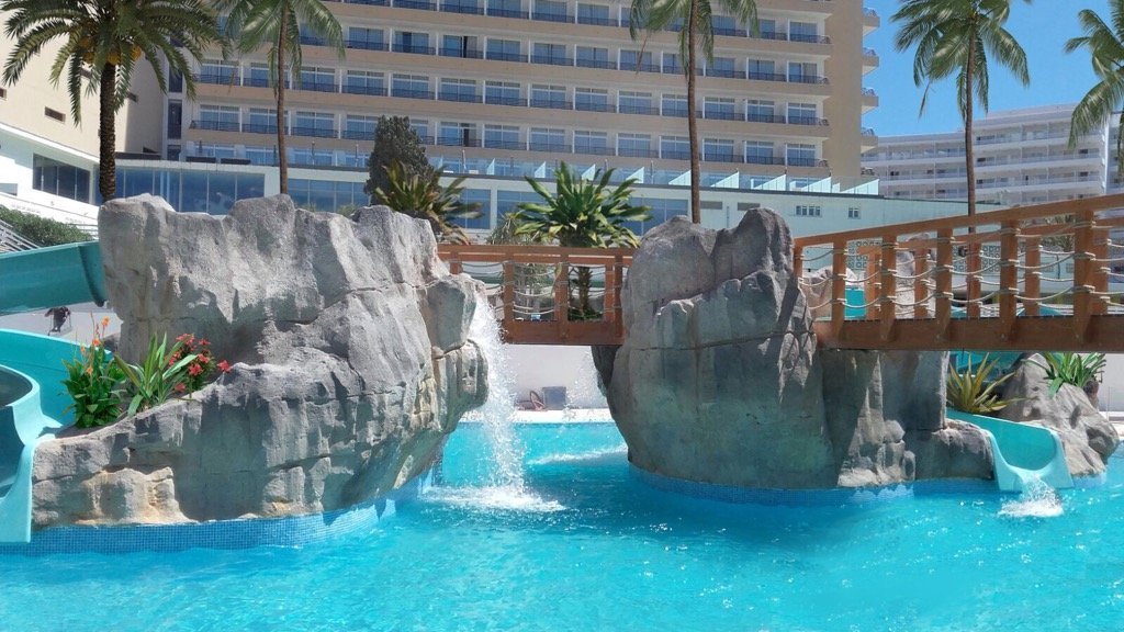 Inauguration of the hotel Sol Barbados leisure pool, Mallorca