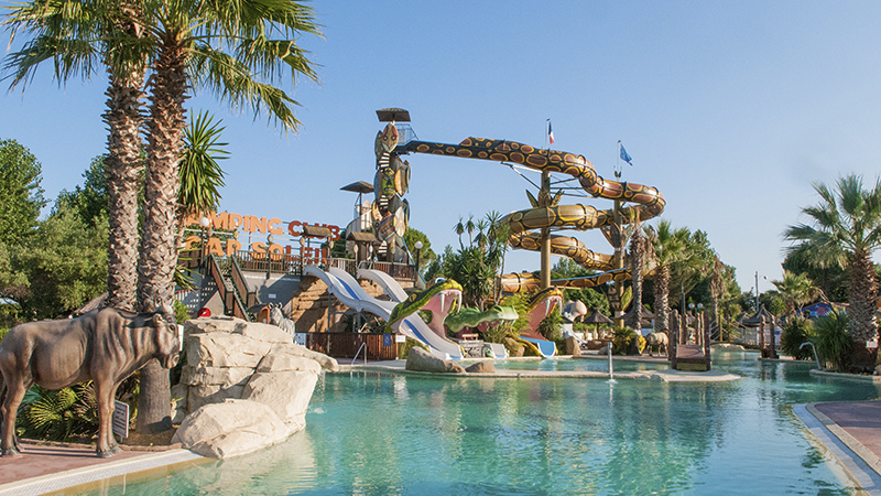 Theming of water slides