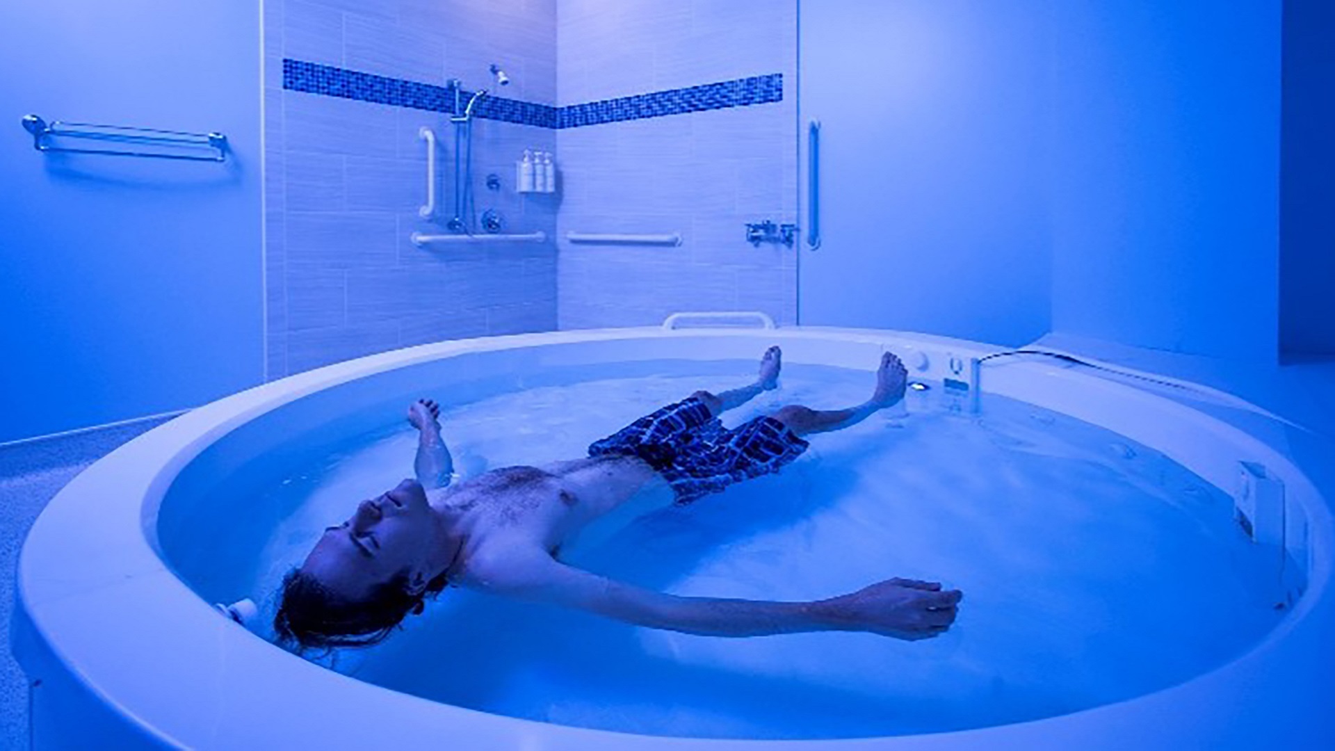 Floatation tanks for relaxation in spas