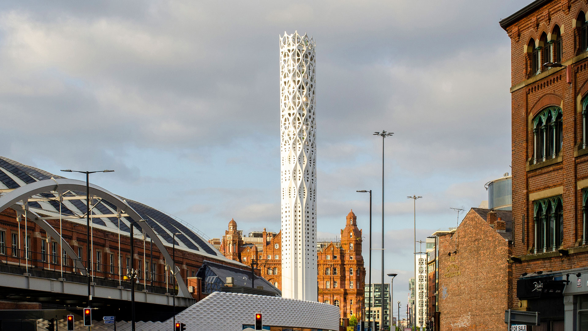 Tower of Light and Wall of Energy, Manchester