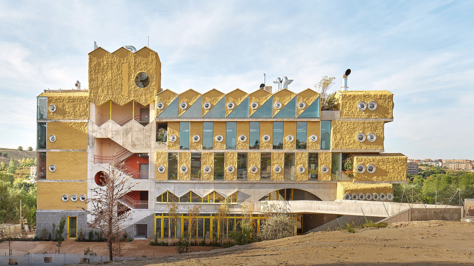 Singular architecture: Reggio School, Madrid, Spain