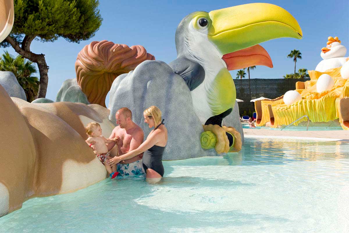 Themed swimming pools in campsites, hotels and resorts: an investment for tourism success 05