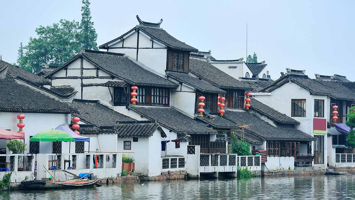 Pitched roofs in oriental architecture