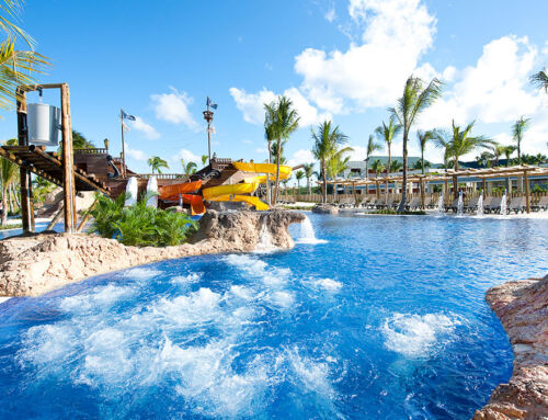 Areas between attractions in water parks