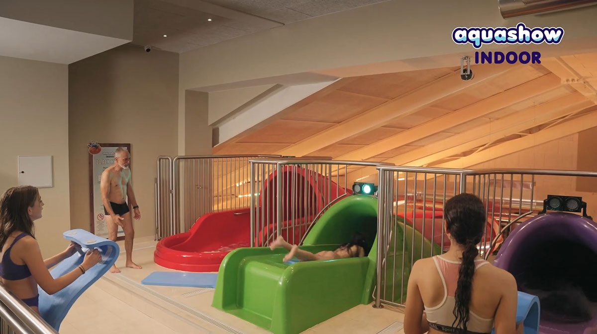 Traffic lights on water slides