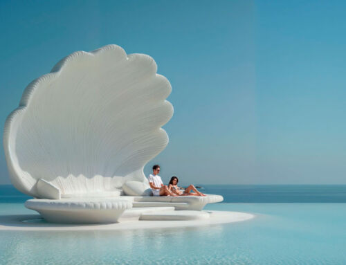 Rotating figurative shelters for hotels, resorts or villas