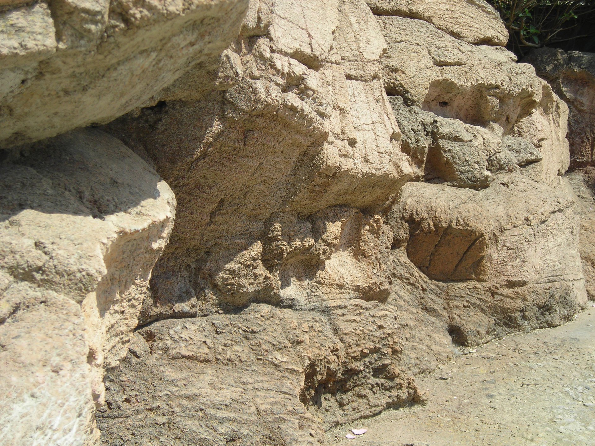 Artificial-rocks_-transformation-into-immersive-spaces-09