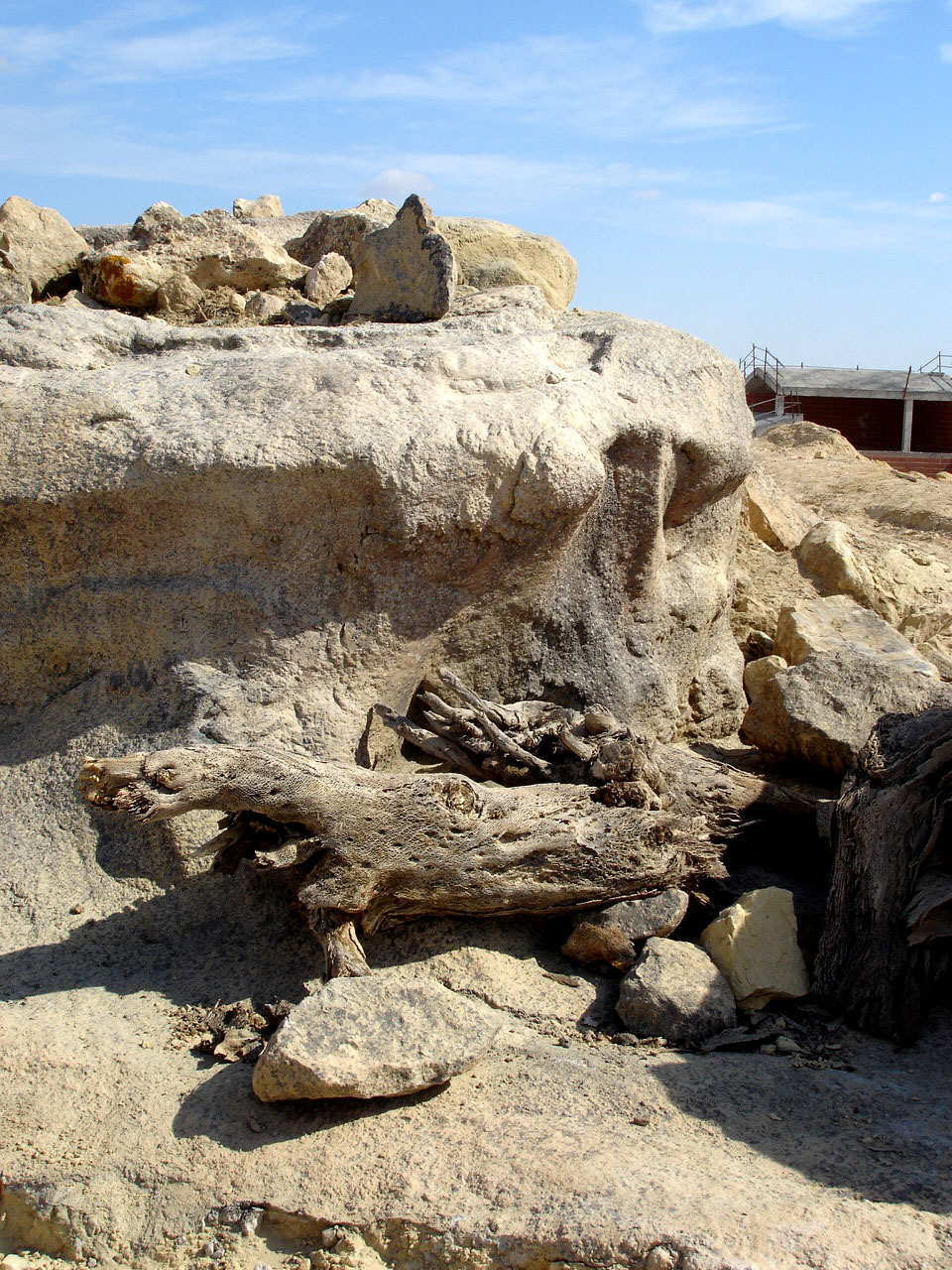 Artificial-rocks_-transformation-into-immersive-spaces-10