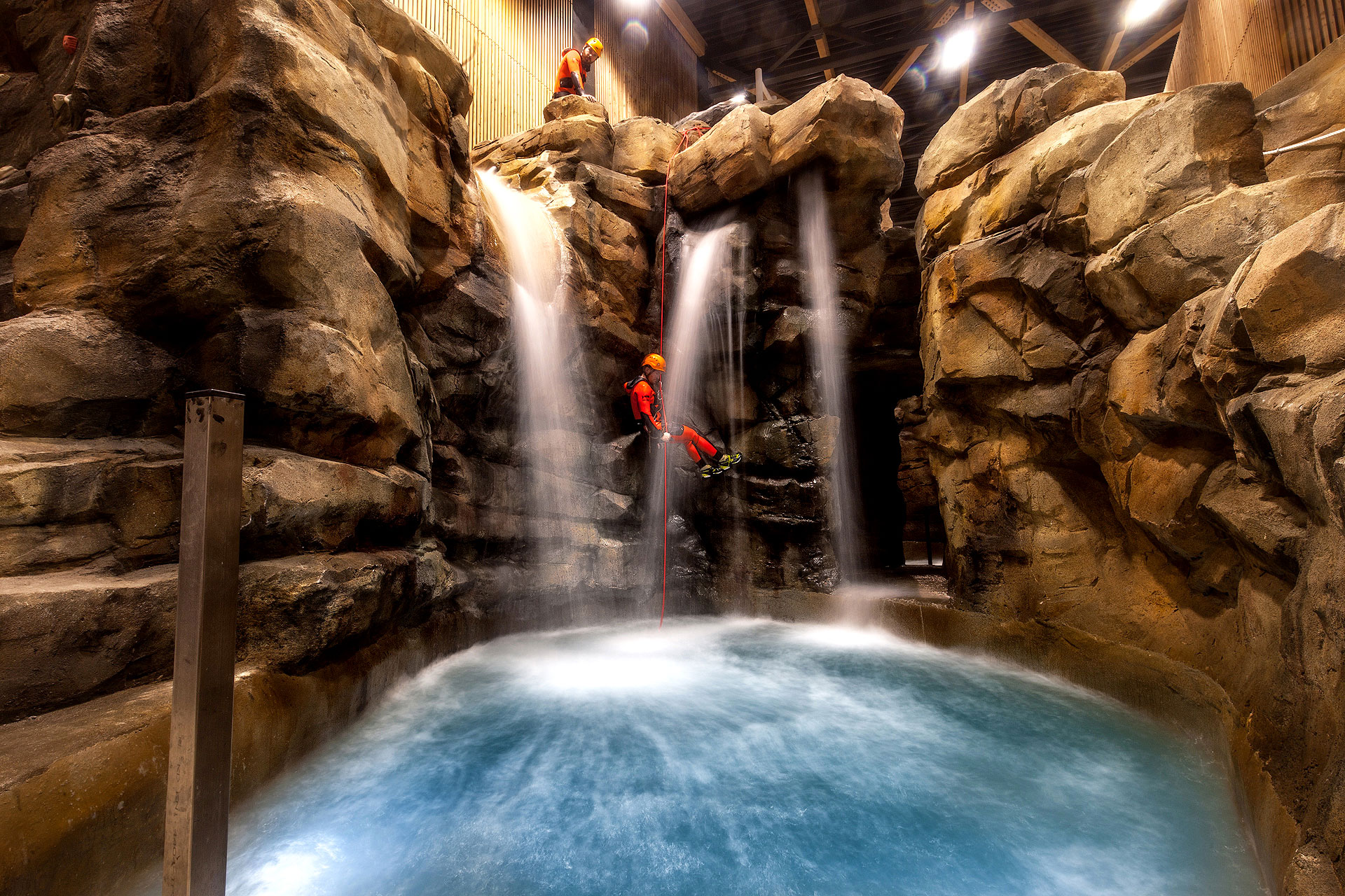 Artificial-rocks_-transformation-into-immersive-spaces-11