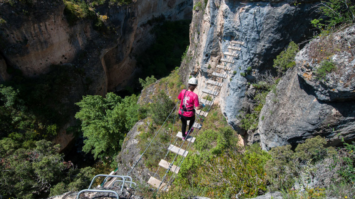 Design and construction of via ferrata routes