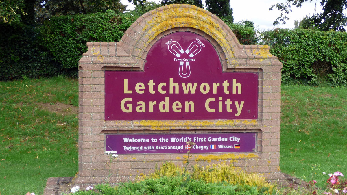 The garden city; the dream of perfect equilibrium