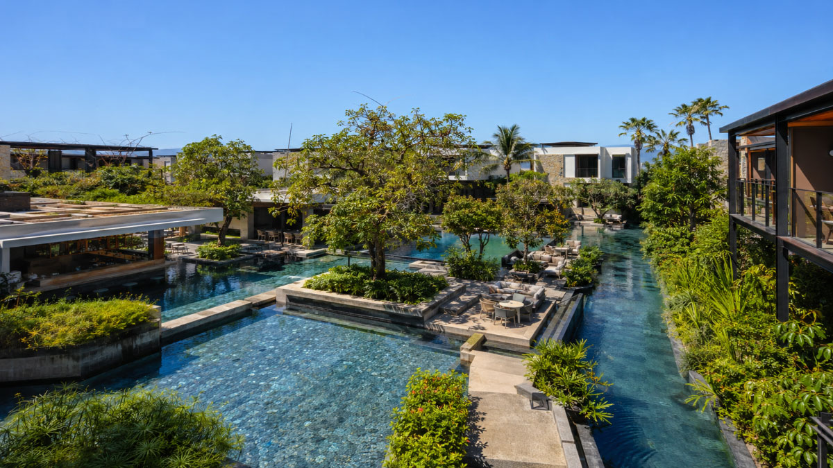 From the single pool to the “aquatic village”: more experiences and longer stays
